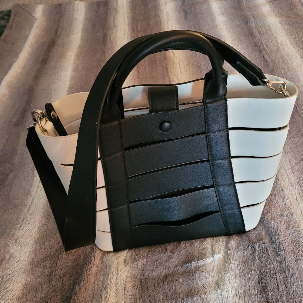 Urban Expressions  shiloh tote